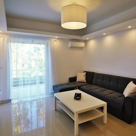 Athena Apartment Artemida  Exterior foto