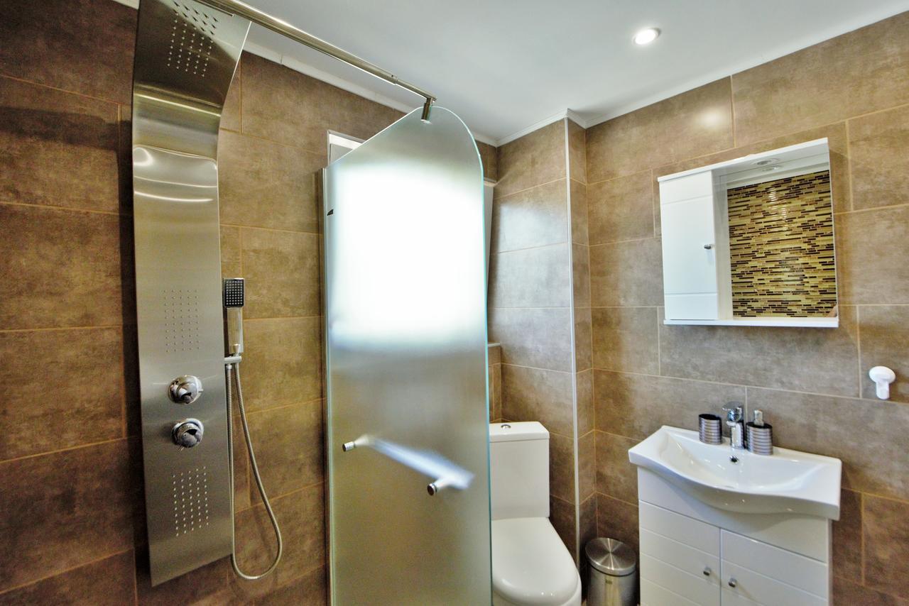 Athena Apartment Artemida  Exterior foto